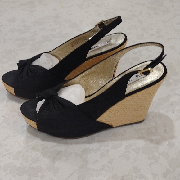 Steve Madden. Cerona Black Wedge. Size 8M. Like New. - Picture 2 of 6